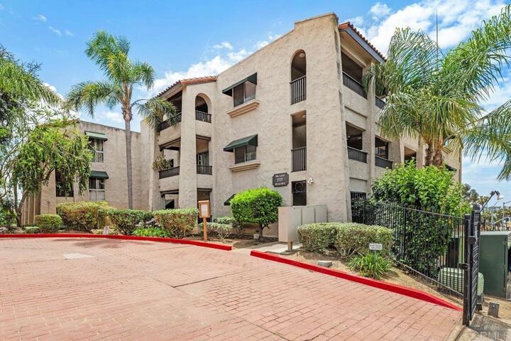 Property Photo:  2727 Morena Boulevard 202  CA 92117 