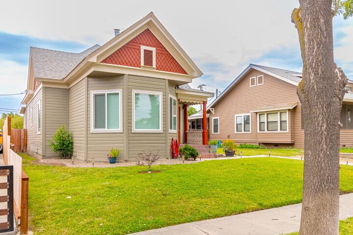 Property Photo:  1042 R Street  CA 95360 