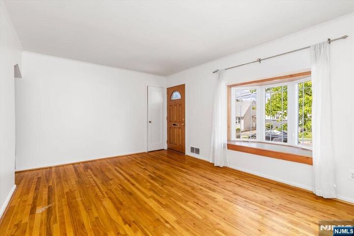 Property Photo:  364 Roosevelt Avenue  NJ 07071 