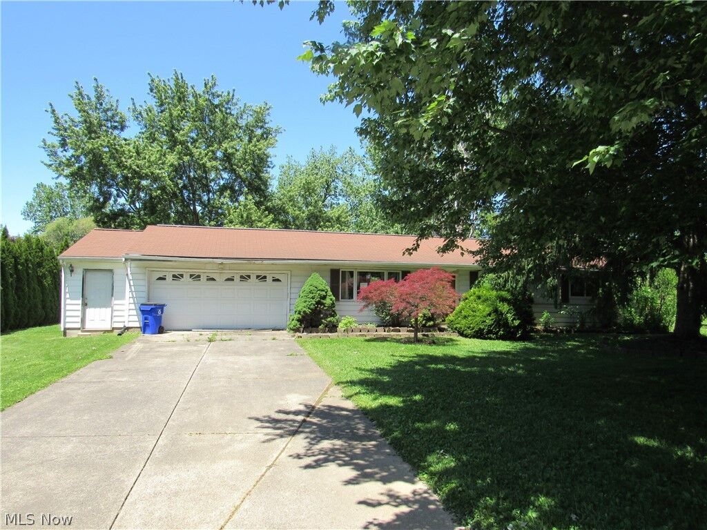 Property Photo:  1199 Apache Pass  OH 44241 