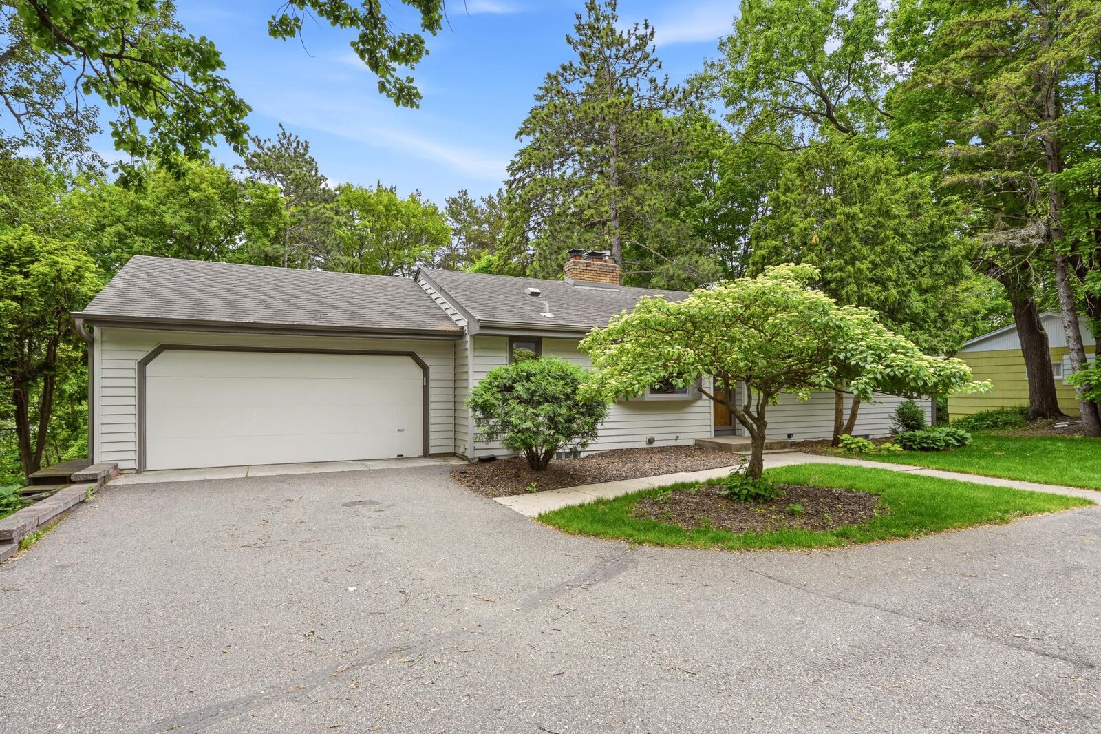 Property Photo:  14137 Glenridge Road  MN 55345 