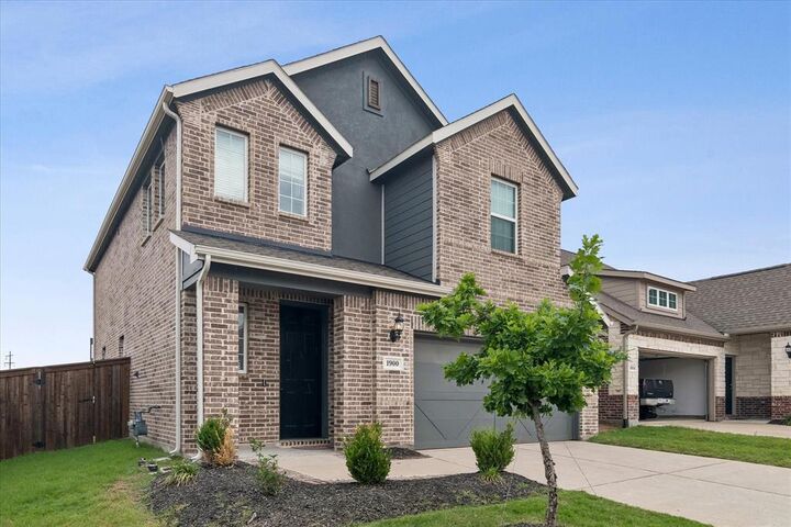 Property Photo: 1900 Wrangler Circle TX 75149