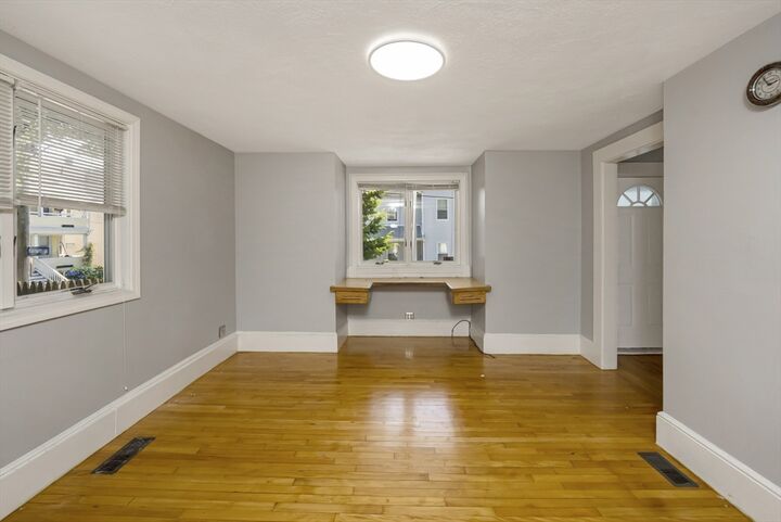 Property Photo:  52 Barrett St 1  MA 02148 