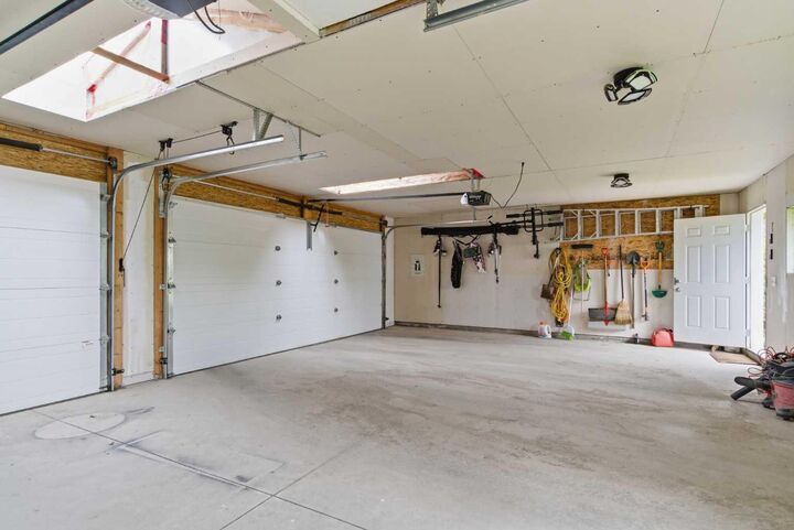 Property Photo: 1945 Mountview Crescent NE AB T2E 5N4