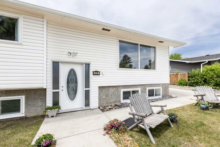 Property Photo: 3519 51A Avenue AB T4G 1H4