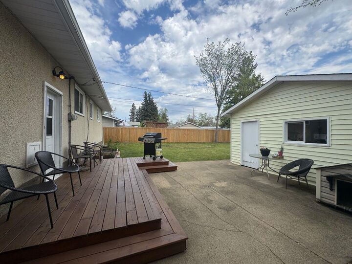 Property Photo:  4617 61 Street  AB T4V 2H8 