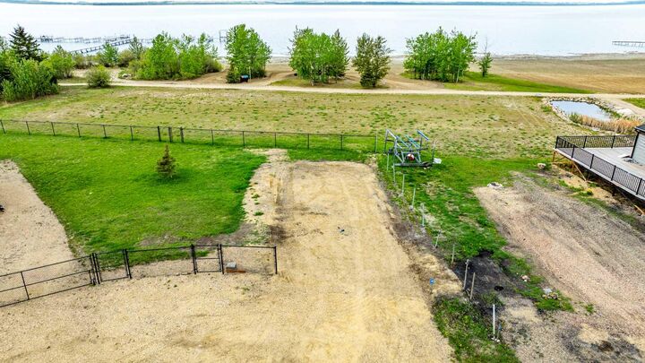 Property Photo: 41310 Range Road 282 141 AB T4L 2N3