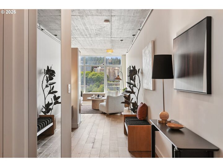 Property Photo:  1926 W Burnside St 1210  OR 97209 