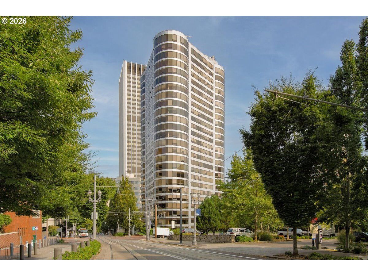 Property Photo:  1500 SW 5th Ave 601  OR 97201 