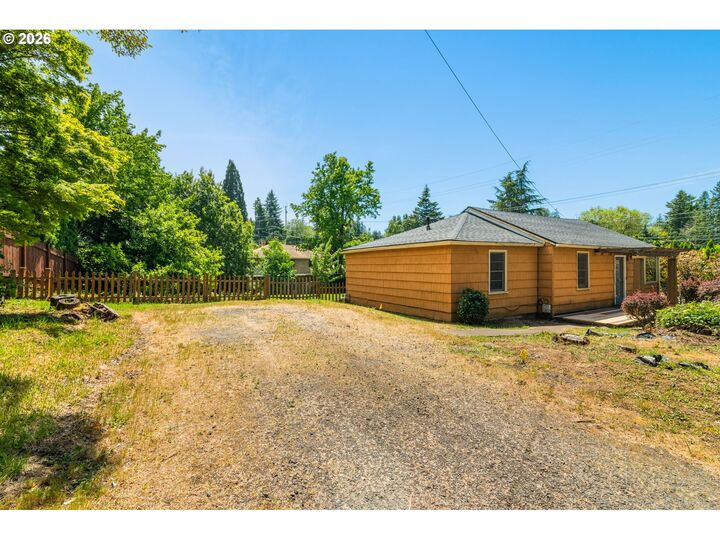 Property Photo:  4836 SW Coronado St  OR 97219 