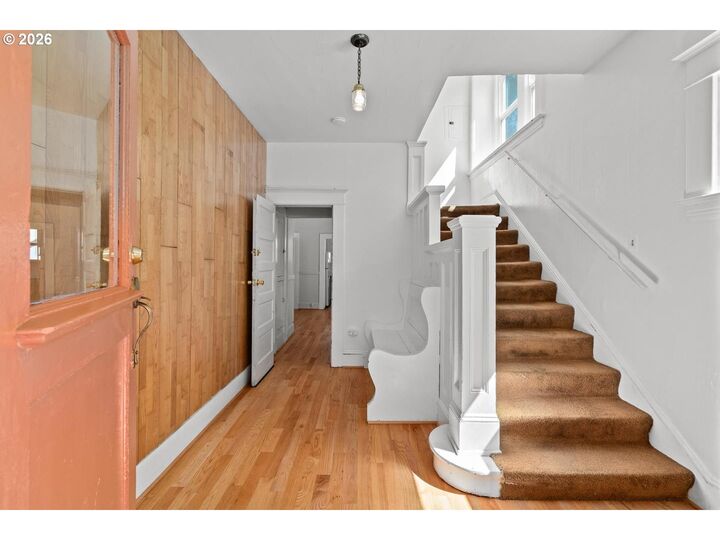 Property Photo: 535 NE Knott St OR 97212