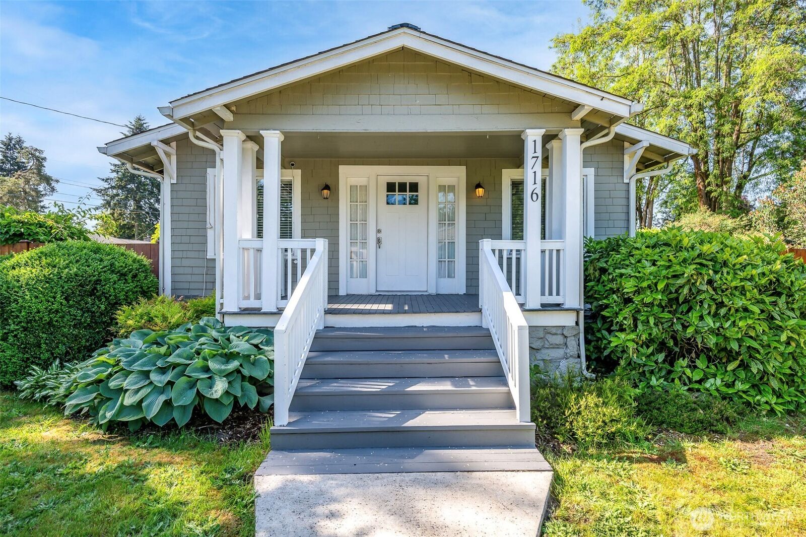 Property Photo:  1716 E Main Street  WA 98002 