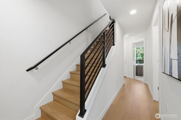 Property Photo:  105 NW 39 Th Street E  WA 98107 