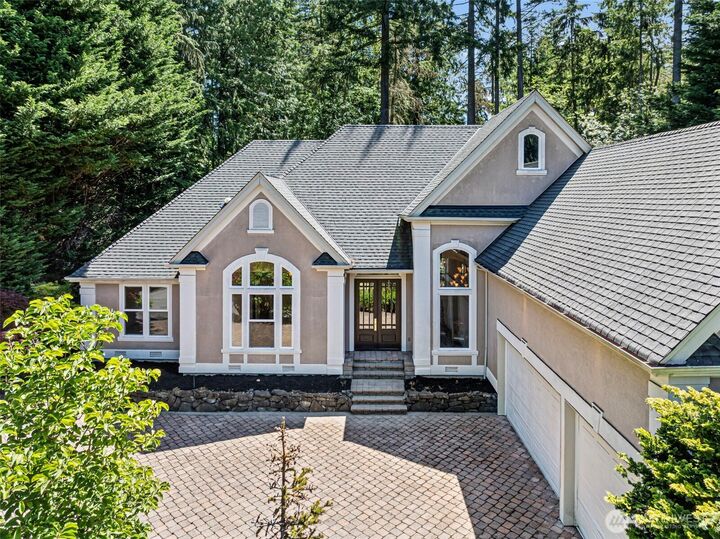 Property Photo: 4404 Towhee Drive WA 98332