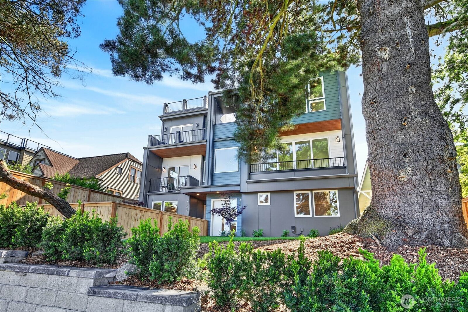 Property Photo:  4144  44th Avenue SW  WA 98116 