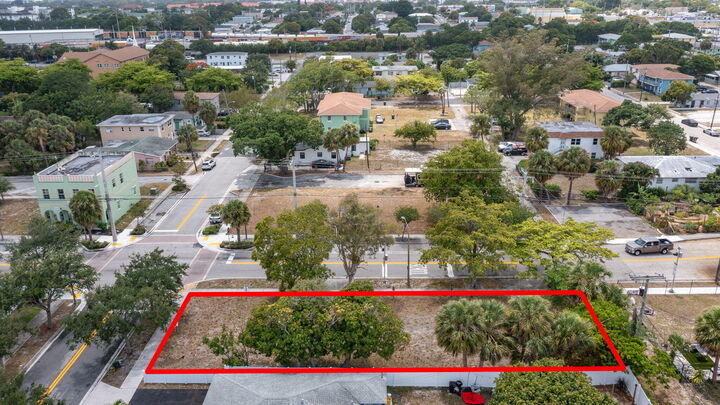 Property Photo: 447 20th Street FL 33407