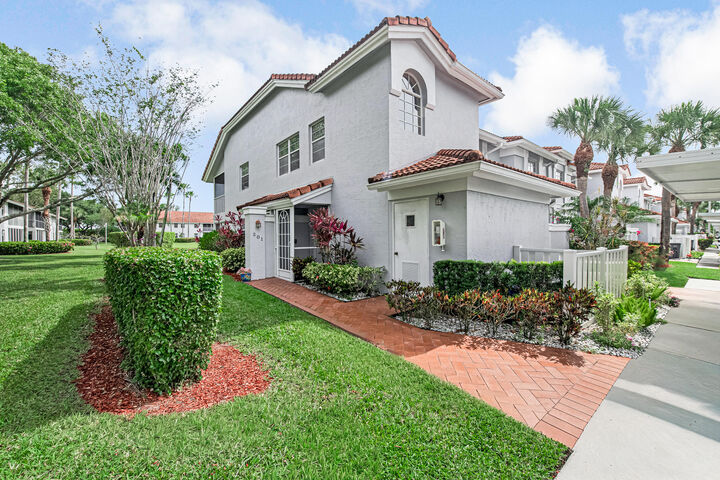 Property Photo: 7384 Lake Meadow Way 201 FL 33437