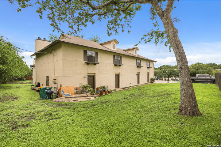 Property Photo:  550 Dukeway  TX 78148 