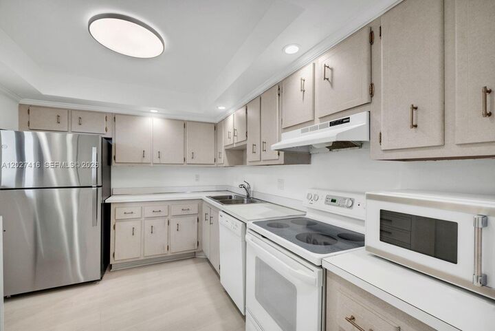 Property Photo:  200 Ocean Trail Way 1108  FL 33477 