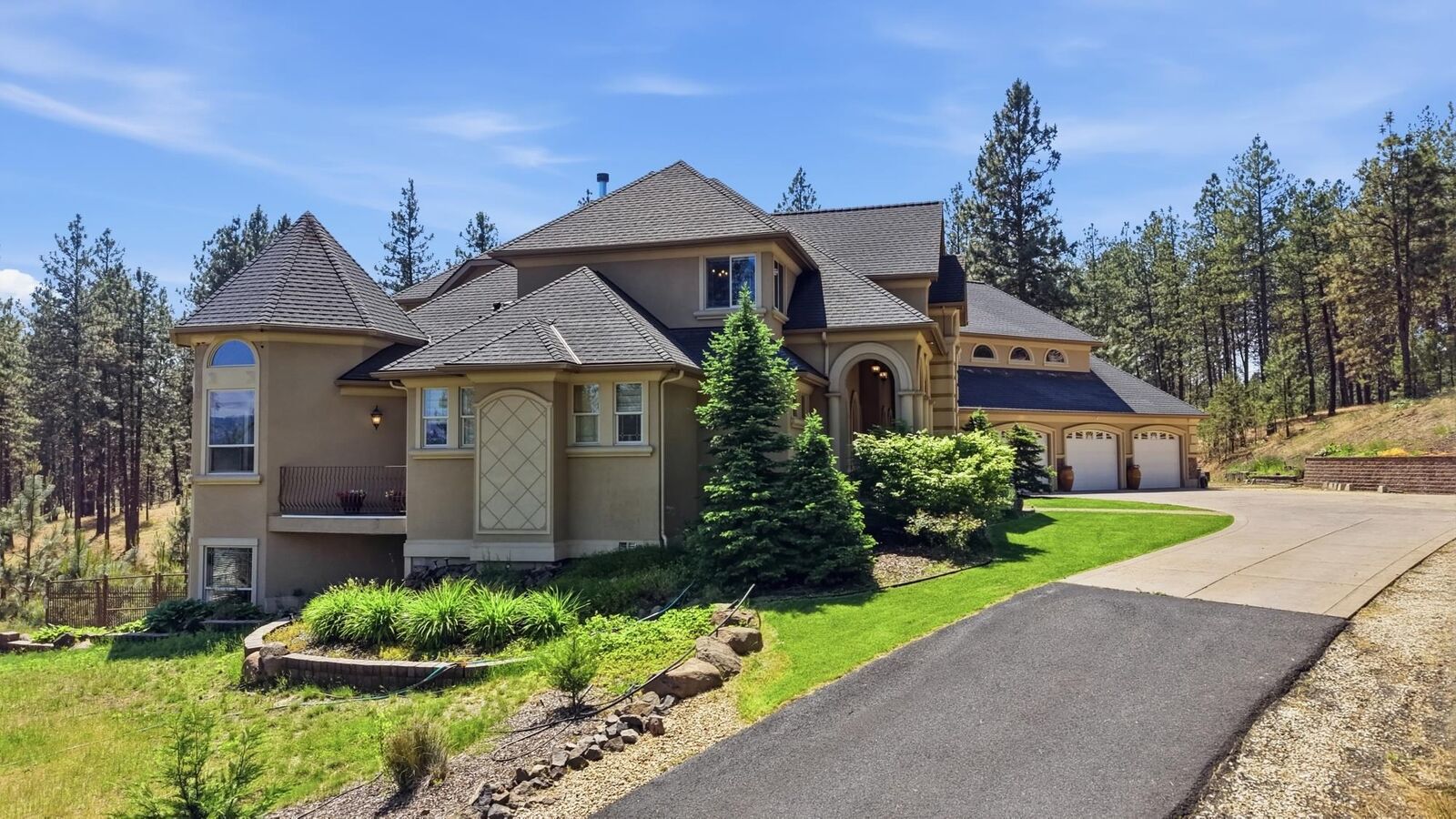 Property Photo:  5004 S Buell Ln  WA 99224 