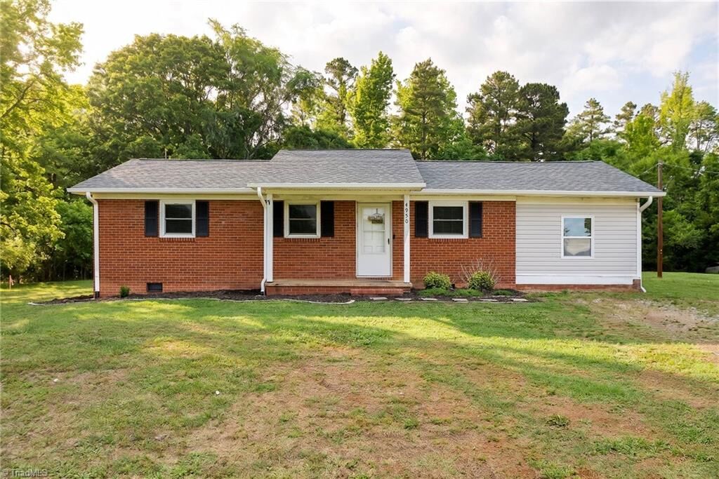 Property Photo: 4950 Fairview Court NC 27370