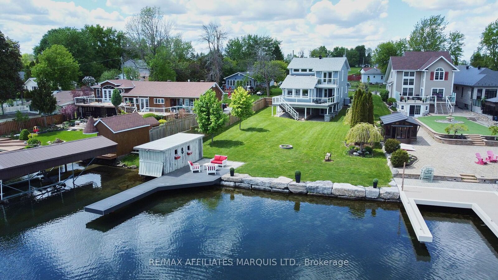 Property Photo: 19414 Malibu Lane ON K0C 2E0