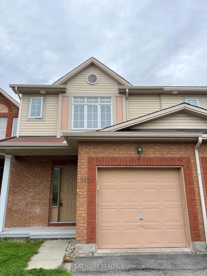 Property Photo: 142 Lilibet Crescent E ON K1V 2A1