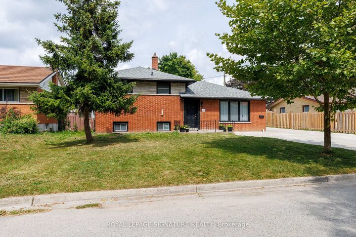 Property Photo: 18 Silverdale Crescent ON N5Z 4A4