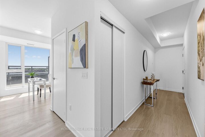 Property Photo: 859 The Queensway N/A 502 ON M8Z 1N8