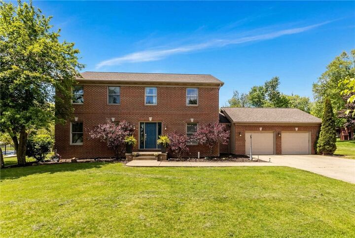Property Photo: 7 Carriage Ln PA 16127