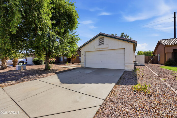 Property Photo:  256 S Springs Drive  AZ 85225 