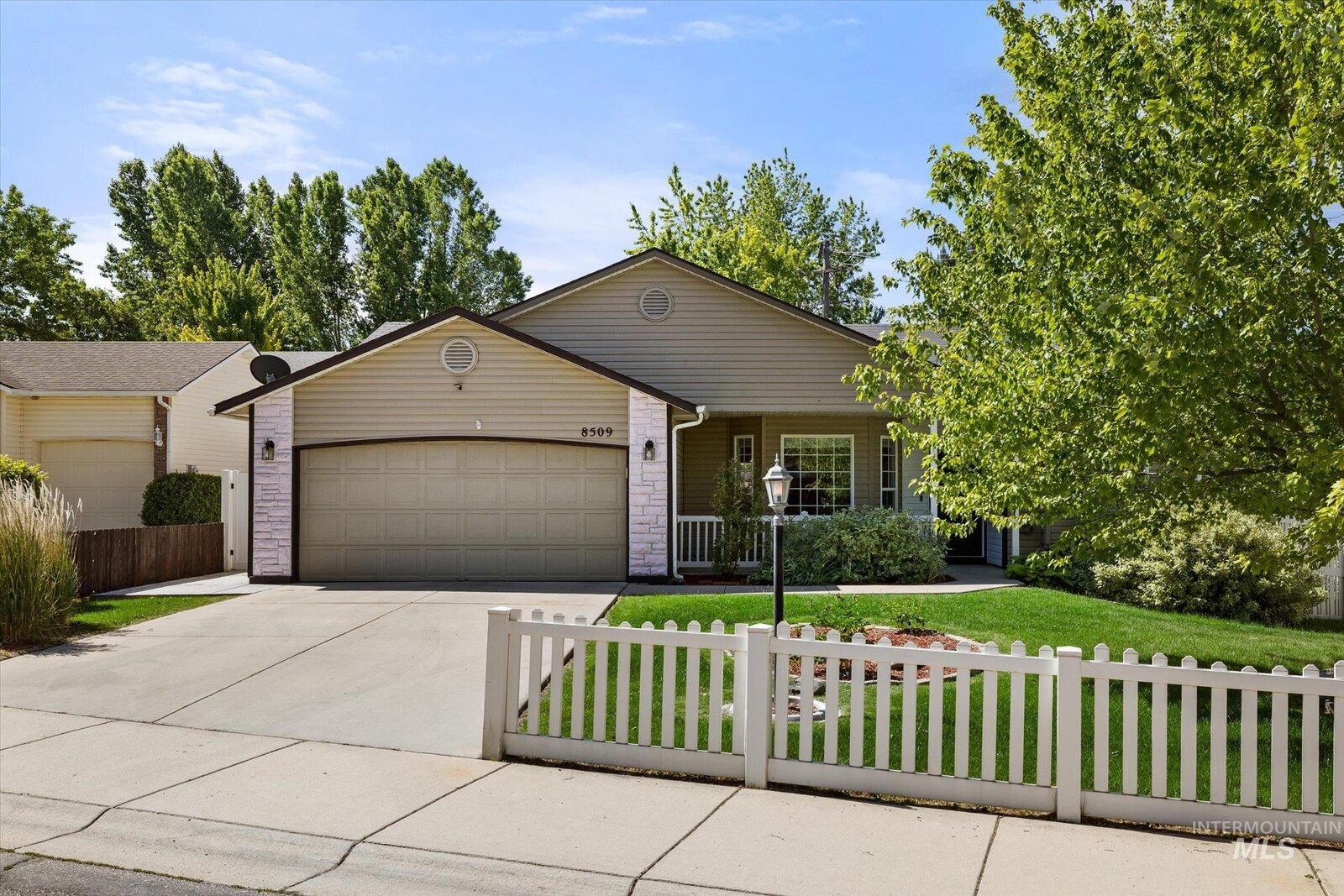Property Photo:  8509 W Falling Star St  ID 83709 