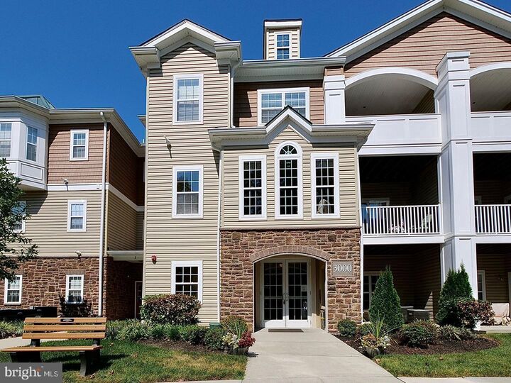 Property Photo:  6000 Village Way 6101  PA 19061 
