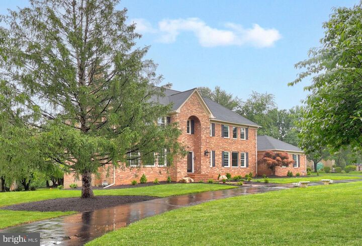 Property Photo:  517 Seneca Road  VA 22066 