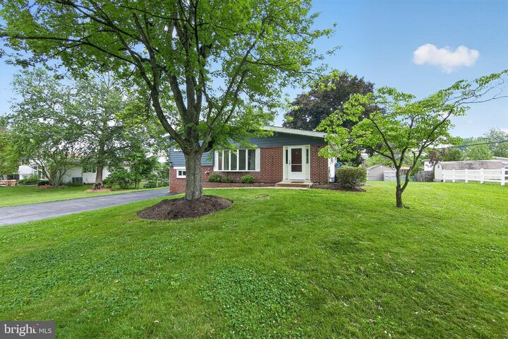 Property Photo:  1649 Muhlenburg Drive  PA 19422 
