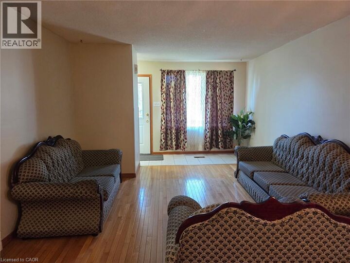 Property Photo: 120 Melissa Crescent ON N0G 2L3