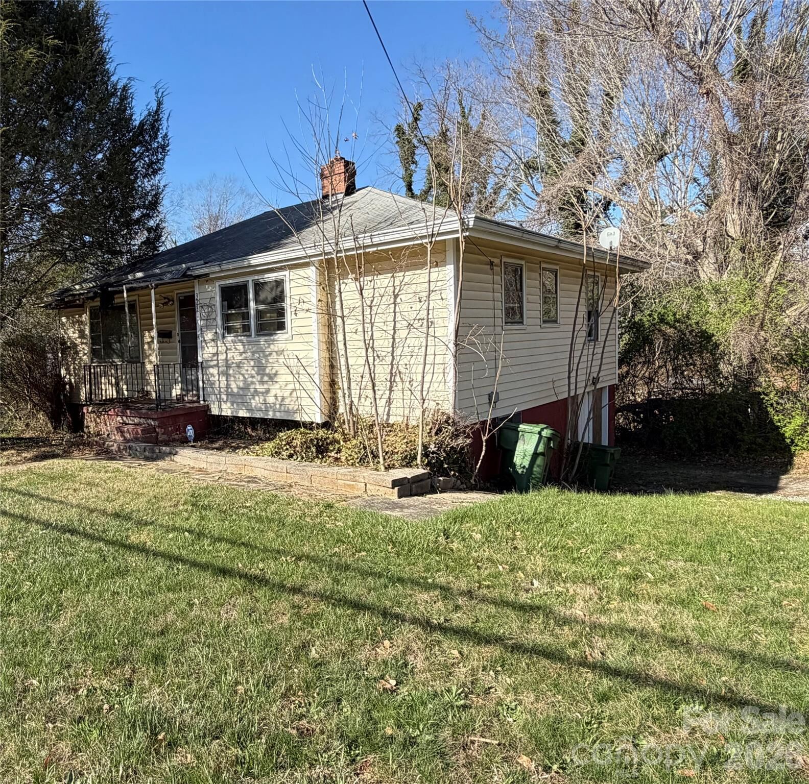 Property Photo:  323 Pearson Drive  NC 28801 