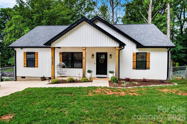 Property Photo:  4732 Birchwood Court  NC 28056 