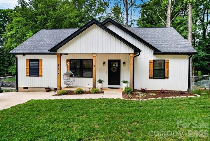 Property Photo:  4732 Birchwood Court  NC 28056 