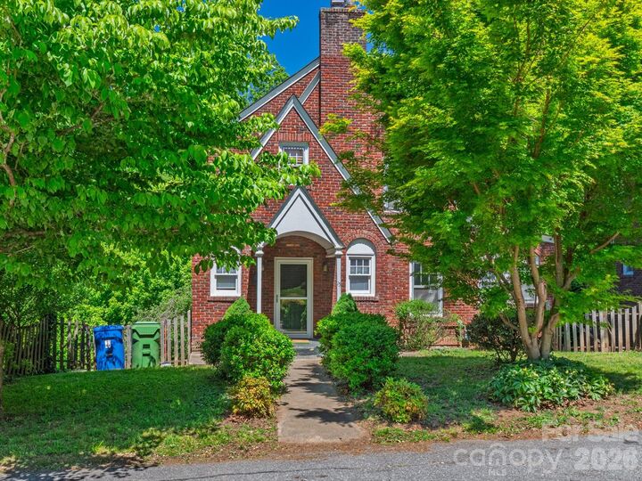 Property Photo: 15 Sylvan Avenue NC 28801
