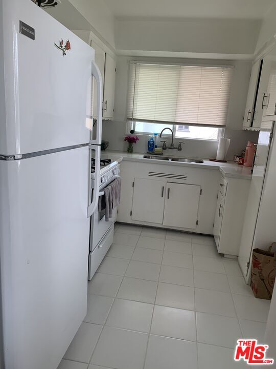 Property Photo: 1470 S Sherbourne Dr CA 90035