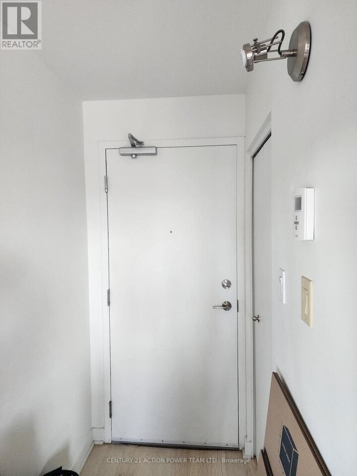 Property Photo: 354 Gladstone Avenue 411 ON K2P 0R4