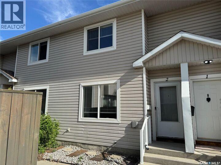 Property Photo:  2 802 K Avenue N  SK S7L 2N1 