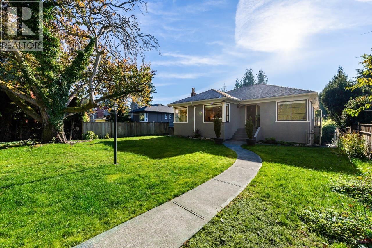 Property Photo: 1258 Jefferson Avenue BC V7T 2B1