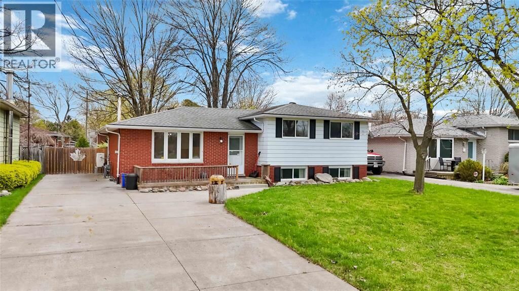 Property Photo:  352 Bentinck Street  ON N0N 1G0 