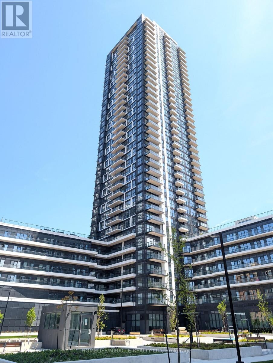 Property Photo: 15 Watergarden Drive North 217 ON L5R 0G8