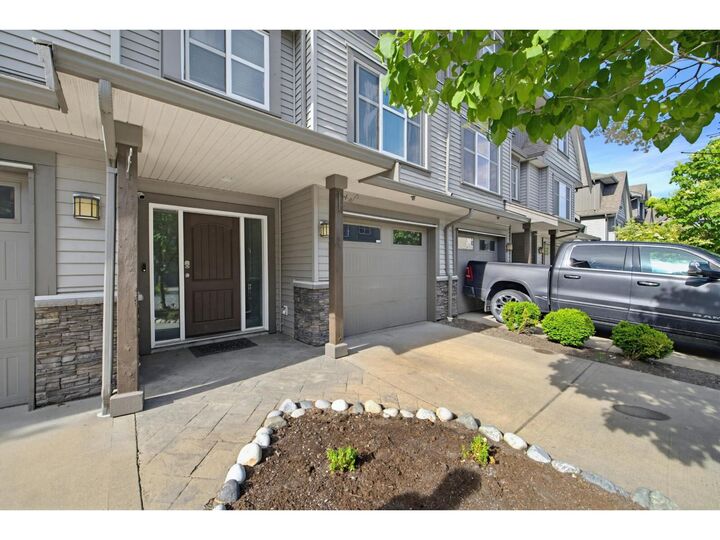 Property Photo:  45085 Wolfe Road 39  BC  