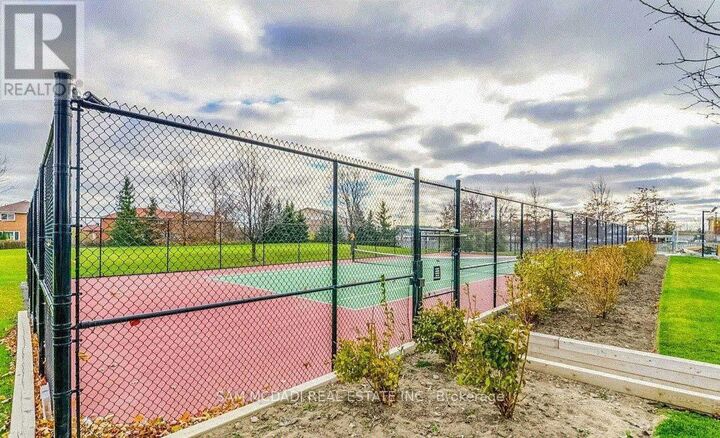 Property Photo:  550 Webb Drive 1514  ON L5B 3Y4 