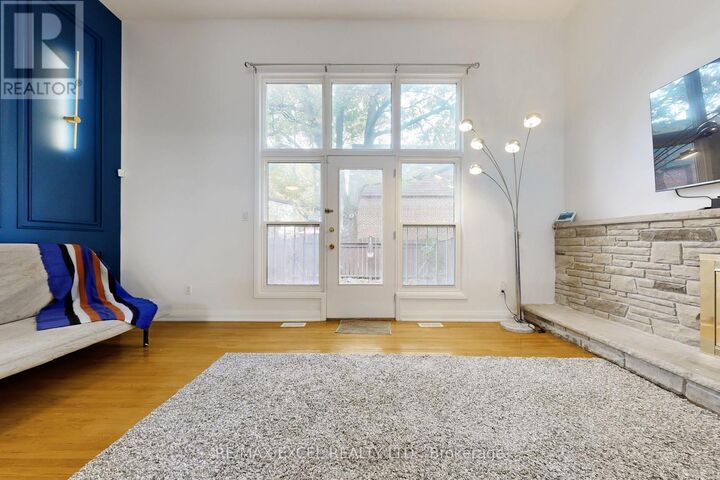 Property Photo: 10 Crockamhill Drive ON M1S 3H1
