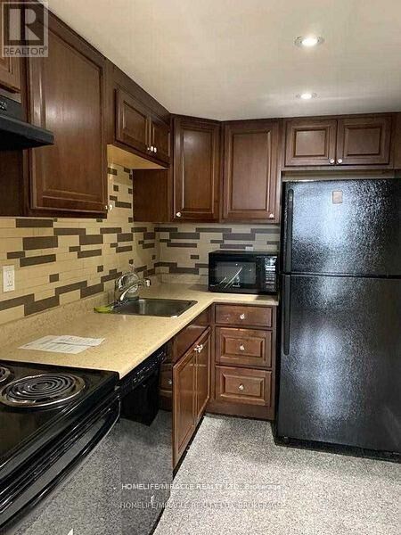 Property Photo: 115 Hillcrest Avenue 1012 ON L5B 3Y9